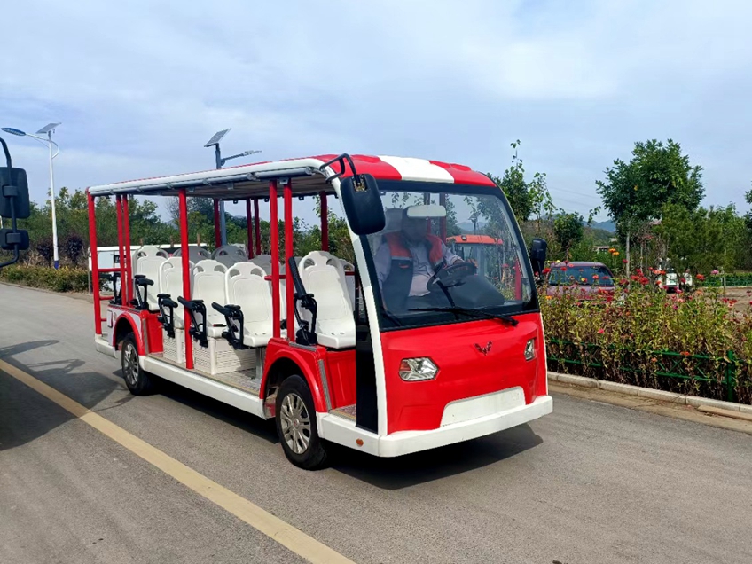 五菱17座电动观光车