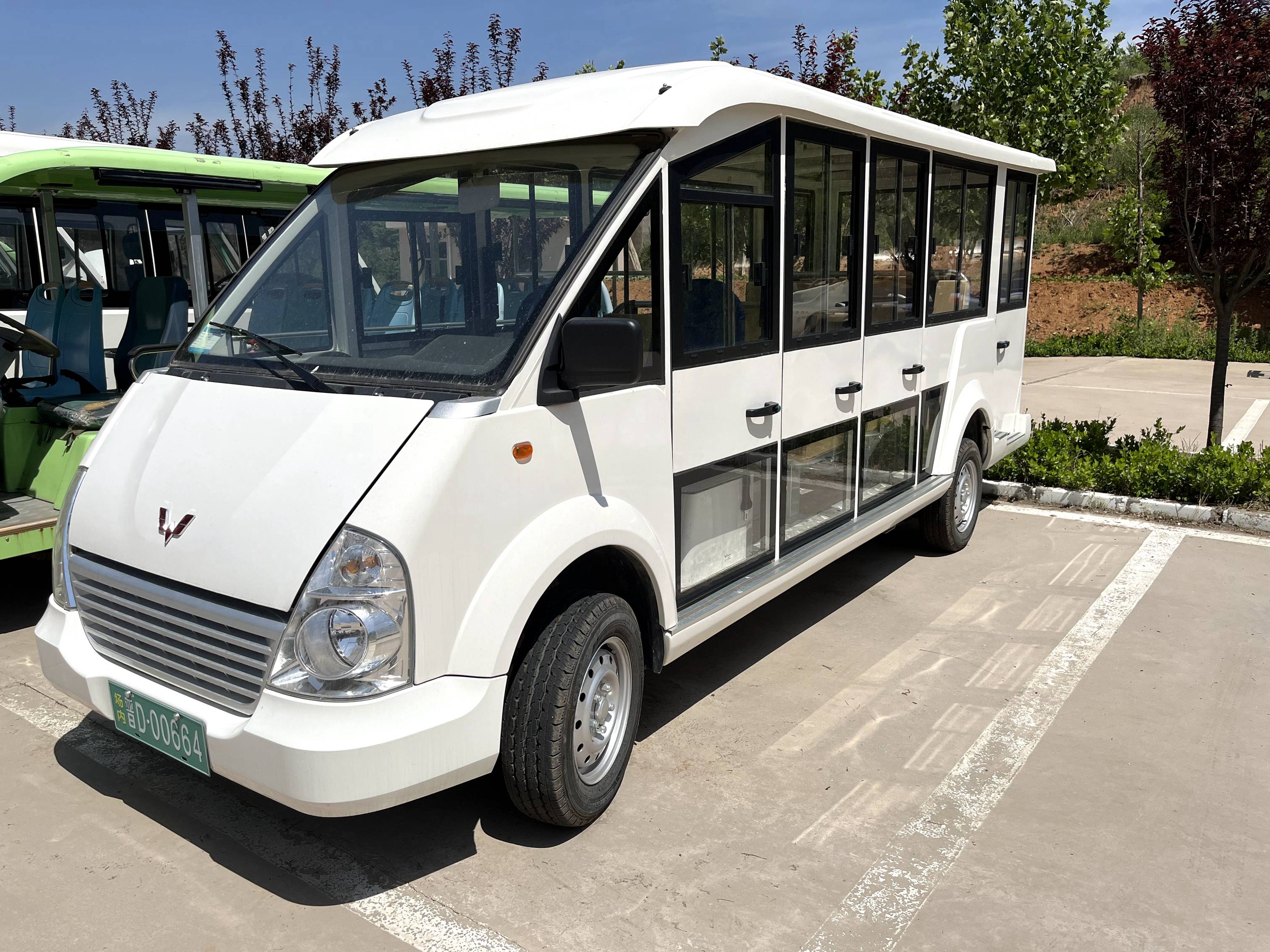 五菱13座观光车